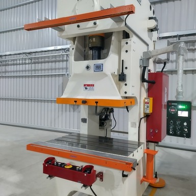 沖床上下方安裝